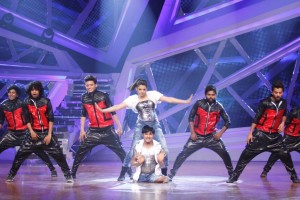 Vinod and Raksha performing with Rohan and Group on Nach Baliye-6